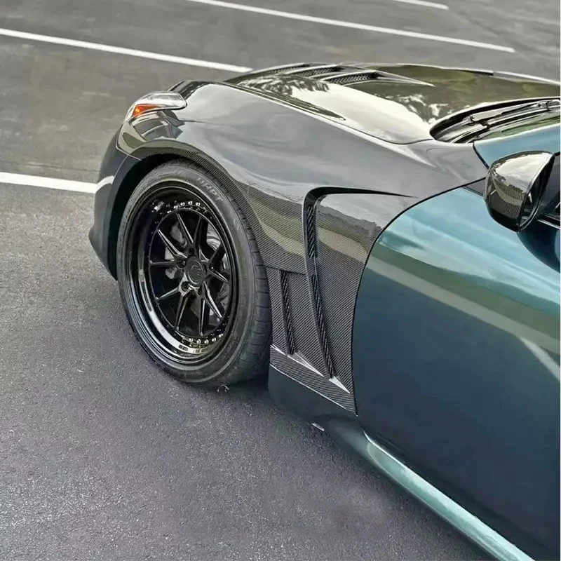 

High Quality Carbon Fiber Vented Front Fender for G37 2-Door 2008-2013 (No Light Hole)
