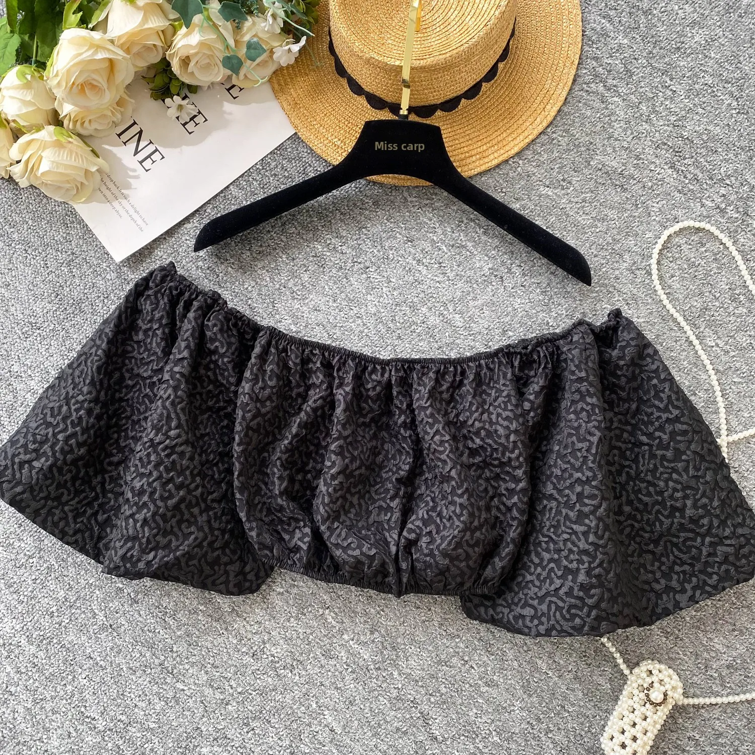 Blusa Cropped Fena de Verão com Manga Bufante e Bordado Floral, Estilo Coreano Moderno e Versátil, Crimento Curto e De...