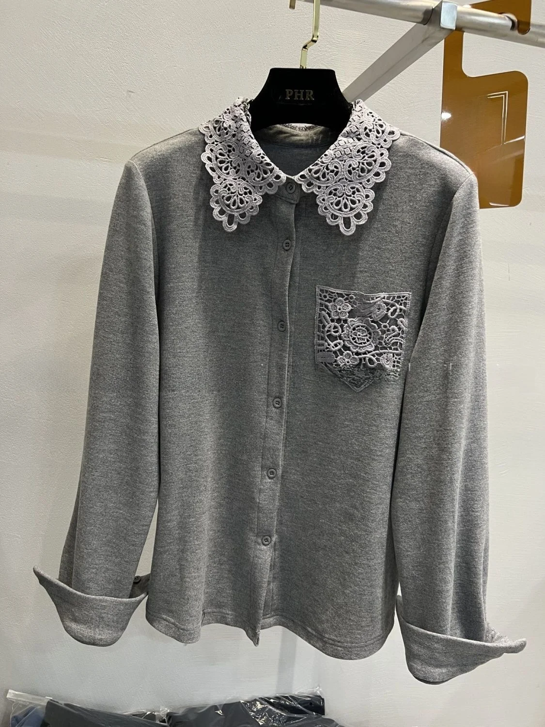 

Elegant Long Sleeve Neck Lace Design German Velvet Base Shirt Women's Top High-End Autumn Winter European Style
