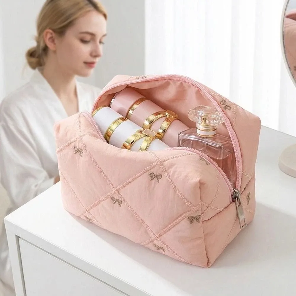 Multifunctional Bow Quilted Makeup Bag Quilted Design Large Capacity Travel Toiletry Pouch Bow Decoration Space Saving