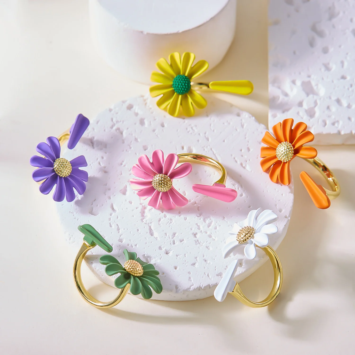 Gänseblümchen-Öffnungsringe für Frauen, elegant, einfach, bunt, Blume, verstellbare Ringe, Verlobung, Hochzeit, Fingerschmuck, Geschenk – Detail 2