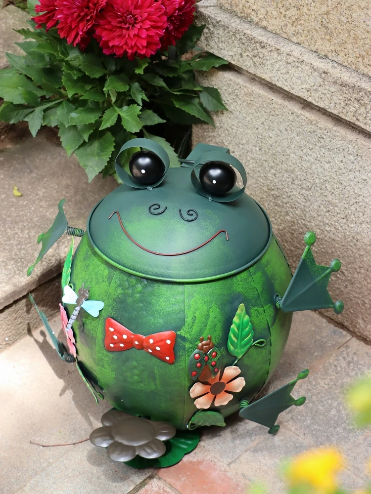 Iron Outdoor Garden Balcony Frog Creative Decorative Ornaments Foot Trash Can Living Room Bedroom Old Can Hang Trash Can