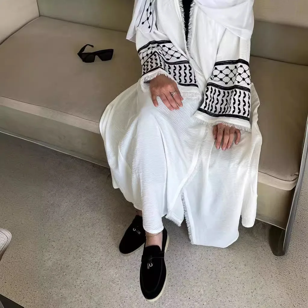 

Modest Muslim Women's Middle East Fashion Cross-border Foreign Trade Abaya Embroidered Cardigan Robe islamic clothing for women