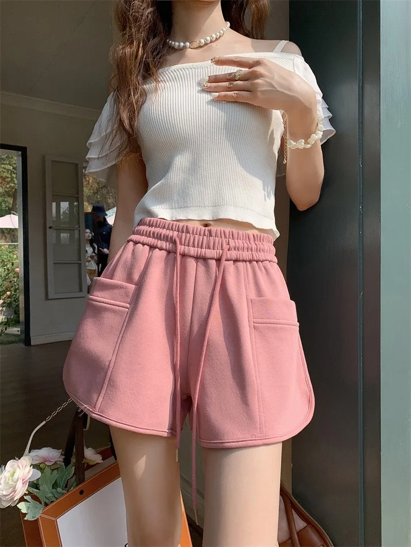 Lässige Sportshorts für Damen, elastischer Bund, vielseitige Kordelzug, lockere Passform, figurbetonte A-Linien-Shorts mit weitem Bein. – Detail 6