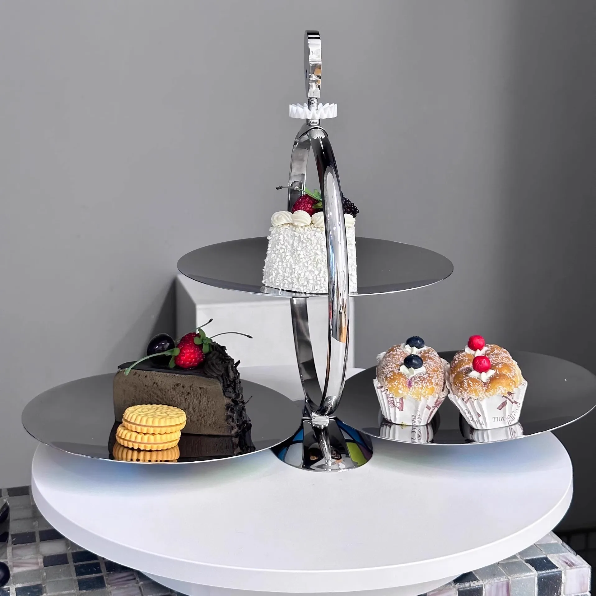 

Foldable storage dessert rack ornament, round fat cake , household creative three-layer tea snack