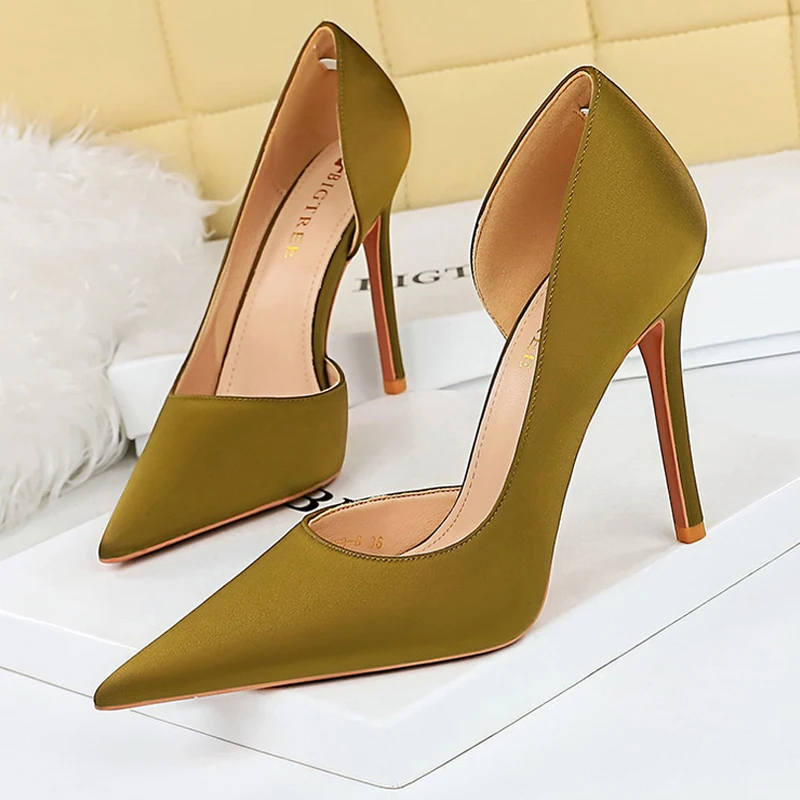 Large Size 43 Pointed Shoes Woman Pumps Professional OL High Heels Office Shoes Silks Satins Women Heels Stilettos Ladies Shoes