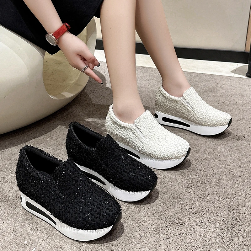 Ladies Shoes 2023 Hot Sale Slip on Women Vulcanize Shoes Autumn Round Toe Solid Shoes Female Platform Casual Large Size Sneakers