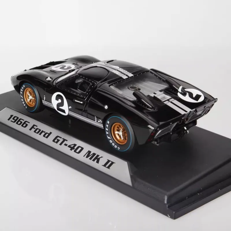 SHELBY 1/18 1966 Ford GT-40 MK II No. 2 alloy simulation static model, children's collection toy, New Year gift for friends.