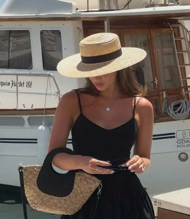 French flat straw hat 2025 summer all-match women's black strap top hat outdoor vacation sun hat