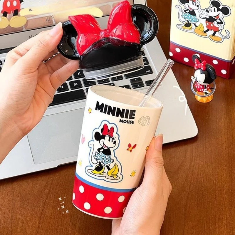 Taza de cerámica de Mickey Minnie de Disney, creativa, de alto valor, de gran capacidad, portátil, con estampado de Anime, tapa para pareja en casa, taza de paja, regalo