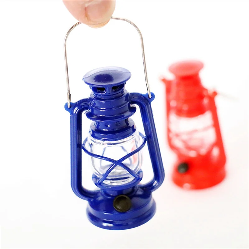 1/6 1/12 Skala Mini Kerosin Lampe Puppenhaus Miniatur Lichter Öl Lampe Pretend Spielen Spielzeug Puppen Haus Zubehör Rot