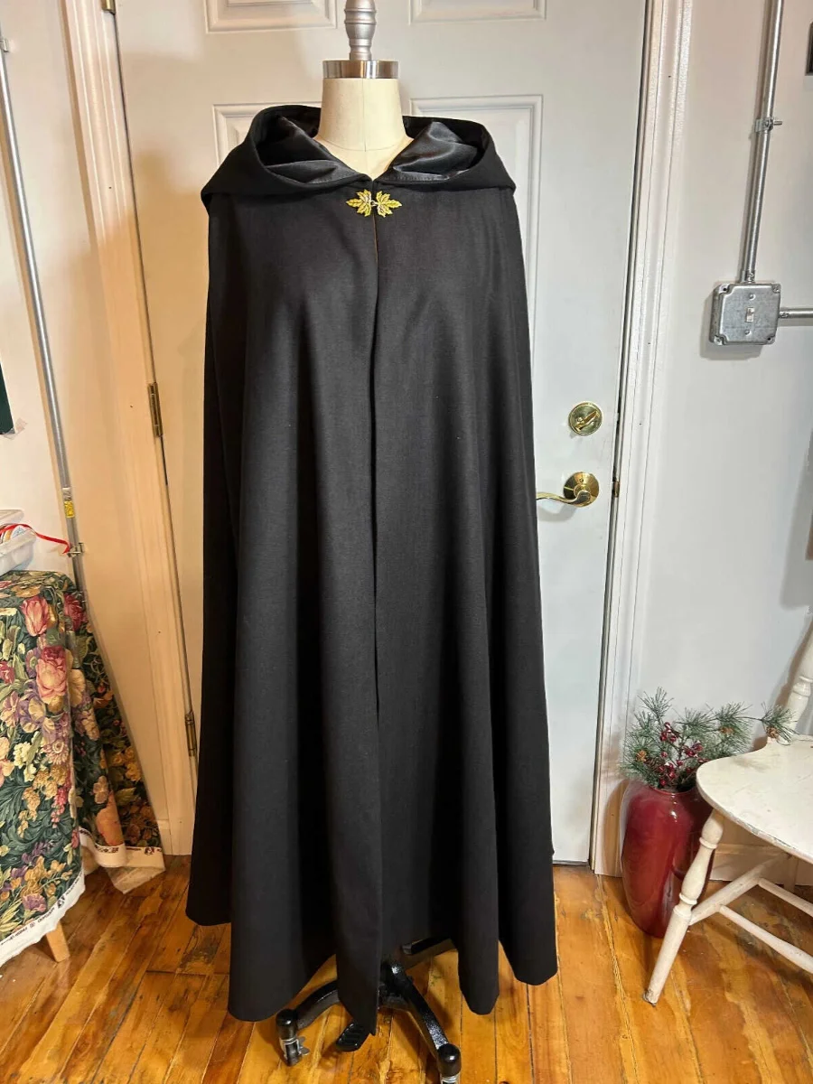 

Классический удлиненный шерстяной плащ-накидка черного цвета, износостойкое пальто с капюшоном и пуговицами-бриллиантами спереди для женщин