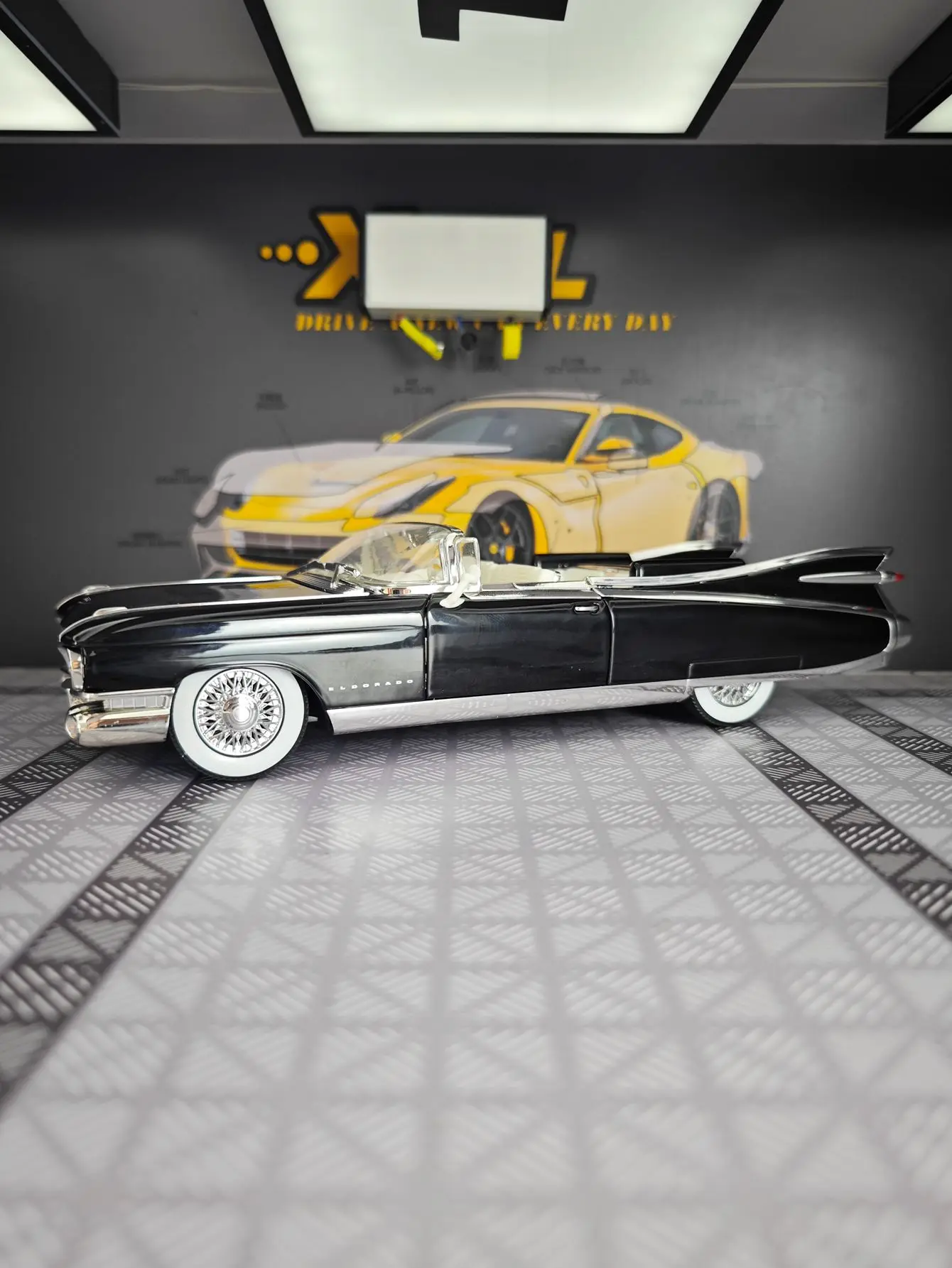 1:24 Eldorado 1959 modèle de voiture en alliage convertible super course voiture jouet pour enfants a des fonctions de son et d'éclairage simulées