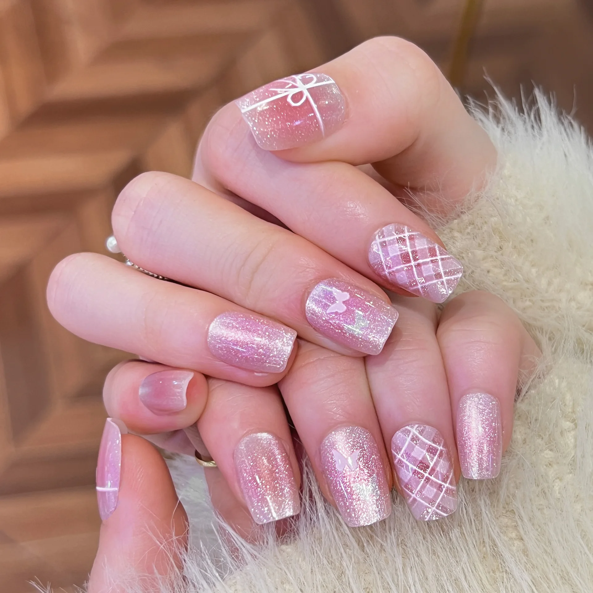 10Pcs Handmade Press On Nails Pink Glitter Fake Nails Grid Butterfly Bow Design Short False Nail French Full Cover Nail Art Tips