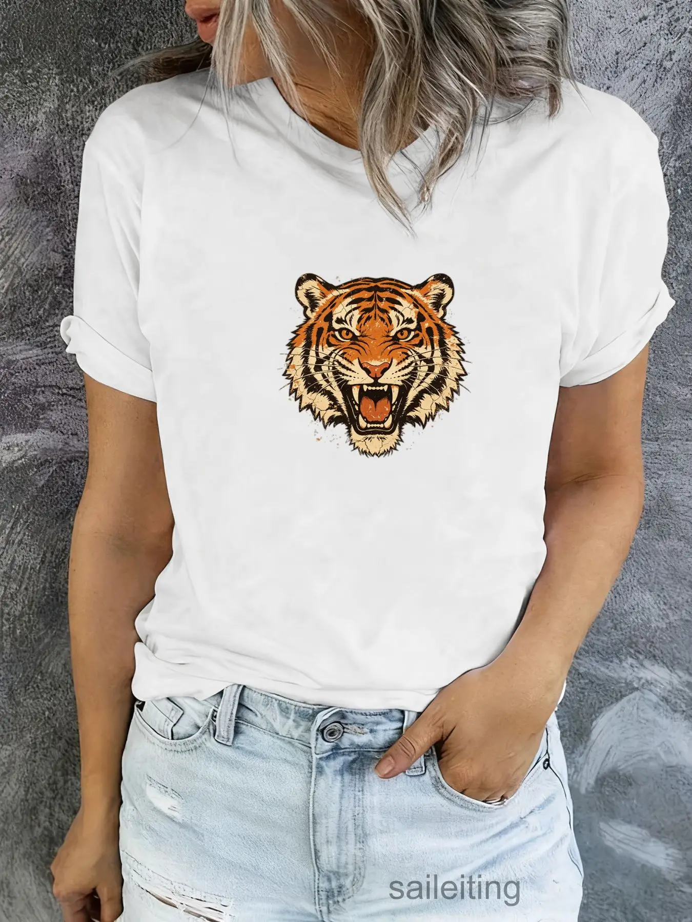 Men's White Tiger Head Print T-Shirt Short Sleeve Crew Neck Summer Breathable Tee with Roaring Realistic Graphic, Casual Stre