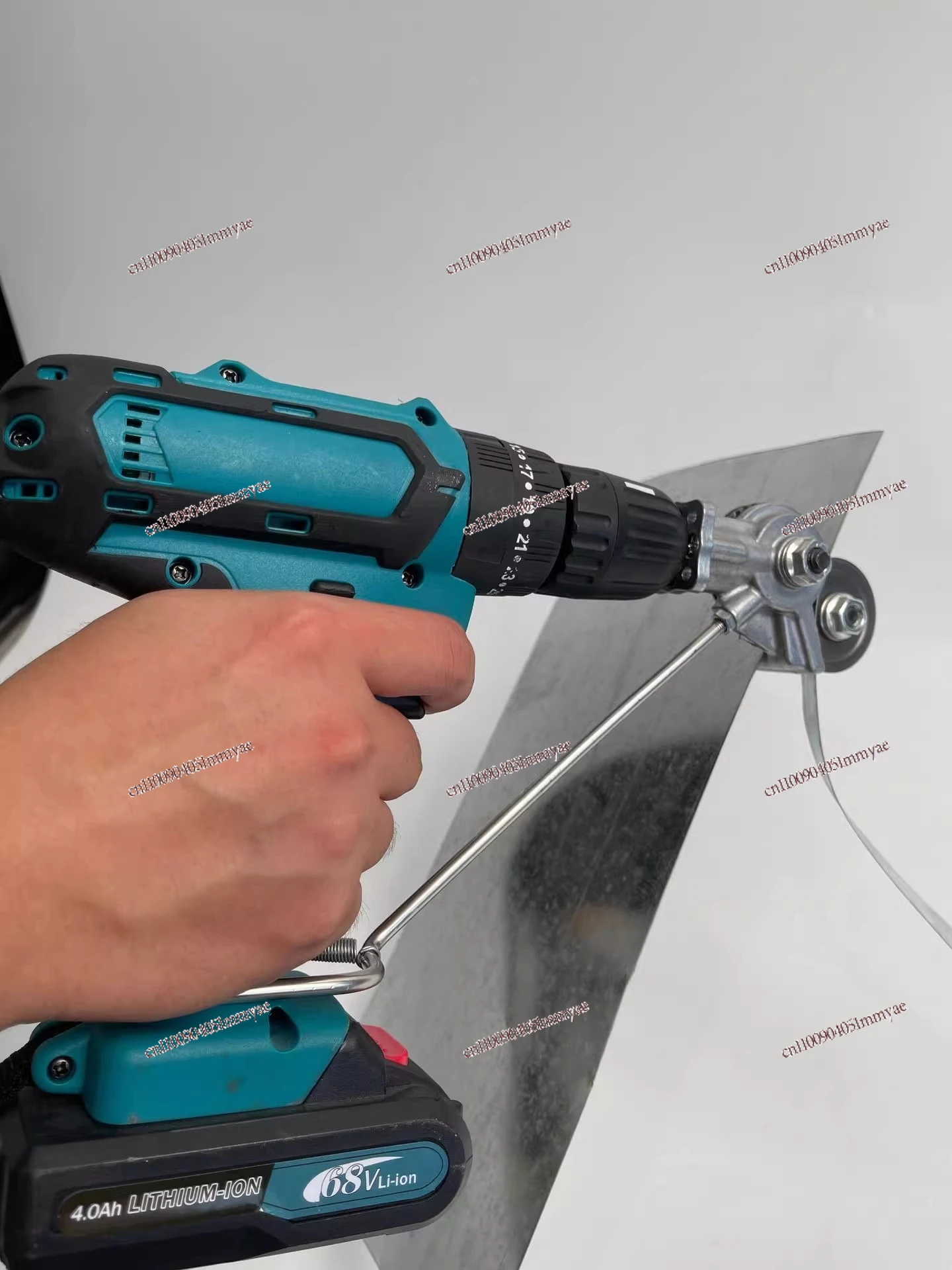 Electric drill shearing device hand electric drill to convert metal plate new artifact