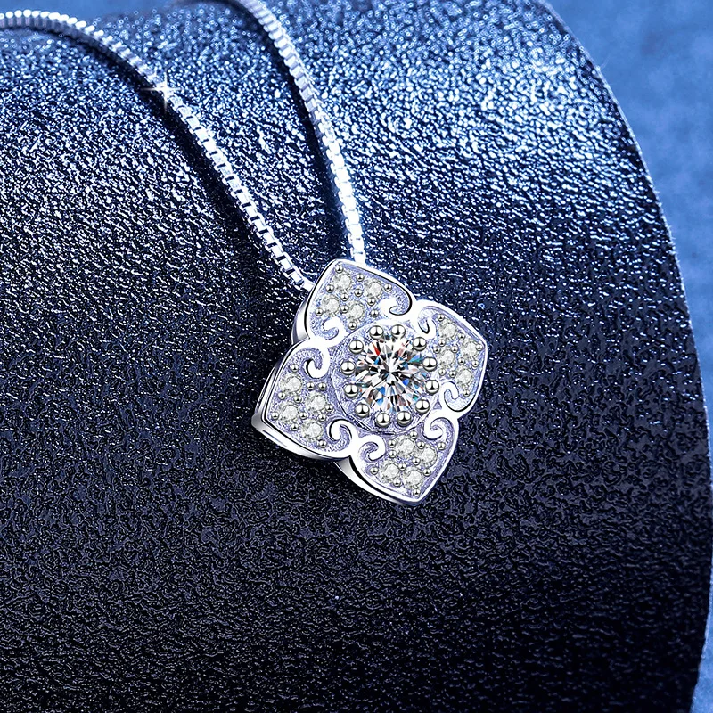 Platina PT95018k gouden Moissanite ketting China-chique hanger vol diamanten Gunstige wolk kraag ketting Moissanite