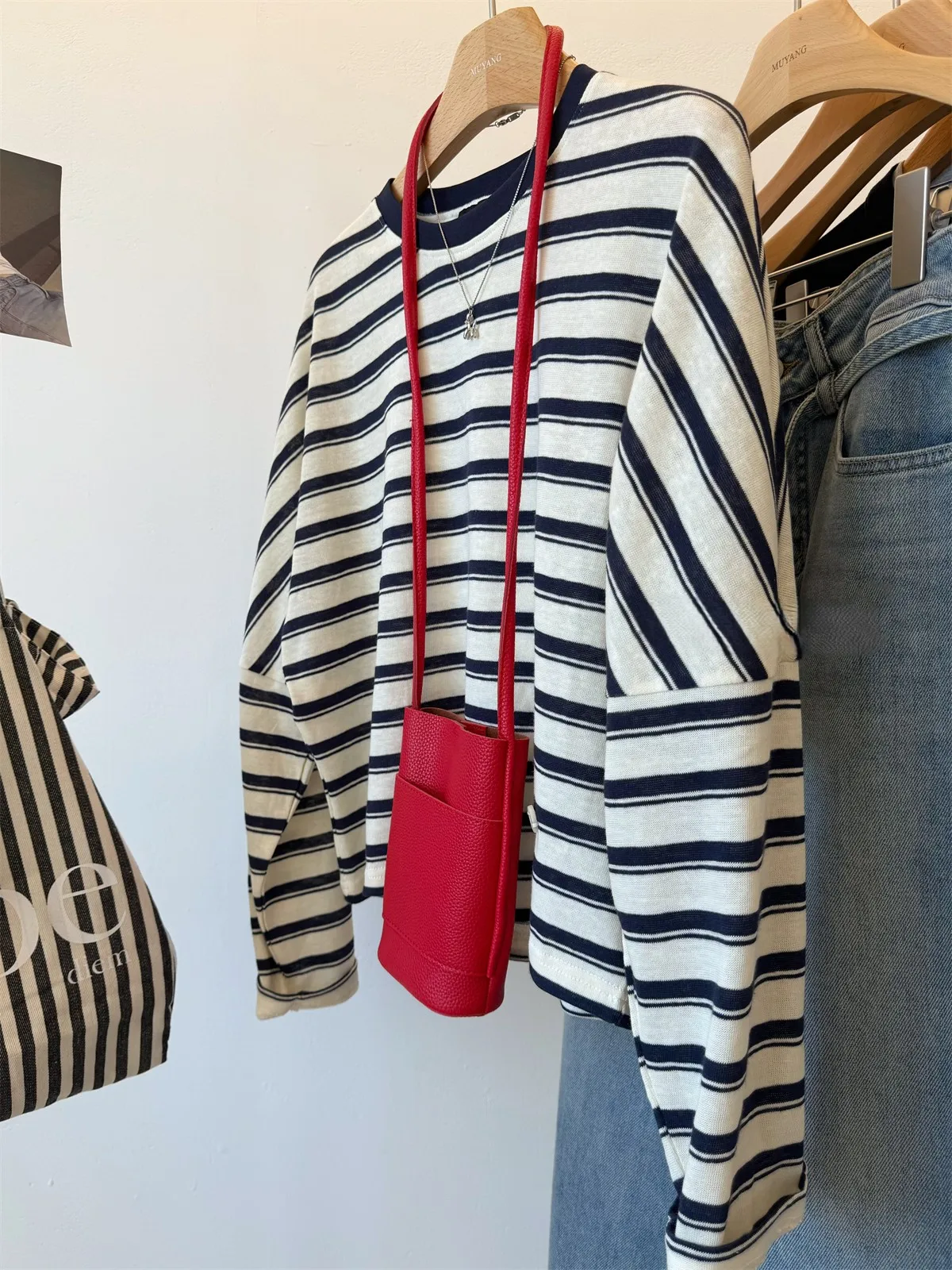 تي شيرت نسائي شتوي عادي بأكمام طويلة وياقة واقفة ومبطن بالمخمل وبطانة عملية دافئة وناعمة وأنيقة #1