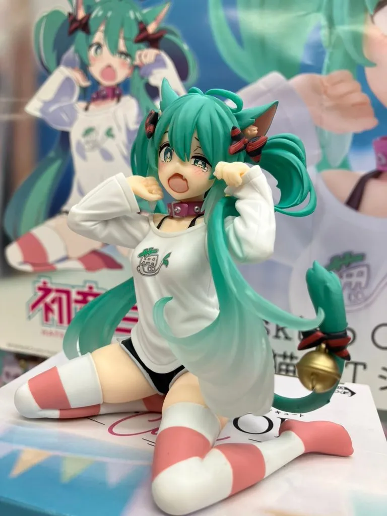 13CM Anime Hatsune Miku Figure Cat Ear Long Sleeve Clothes Ver Model Toy Gift Collection Action Figure PVC