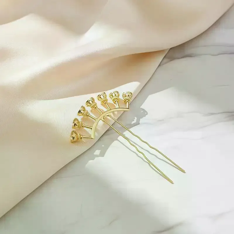 Épingle à Cheveux Artisanale en Gypsophile : Fleurs Délicates et Colorées, Cadre Doré, Idéale pour Hanfu et Festivals Traditionnels