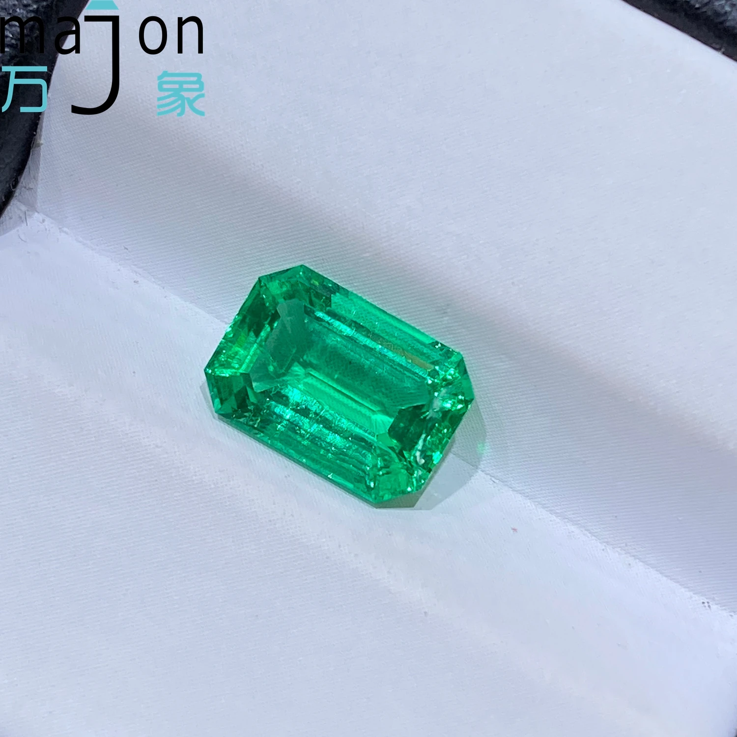 

1.99CT Hand-cutting Lab Grown Emerald Stone Colombian Emerald Cut With AGL Certificate for jewelry making