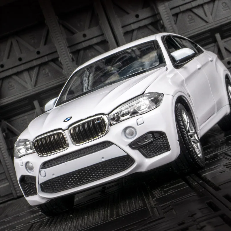 rastar 1:24 BMW X6M coche en miniatura de aleación vehículo todoterreno puertas y capó estáticos se pueden abrir detalles ricos, mano de obra fina