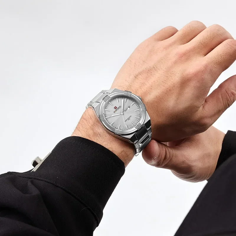 แพ็คเกจของขวัญนาฬิกาข้อมือควอตซ์ลำลองแฟชั่นสำหรับผู้ชาย NAVIFORCE สไตล์ใหม่ สายเหล็กกันน้ำ แบรนด์ชั้นนำ พร้อมของขวัญ