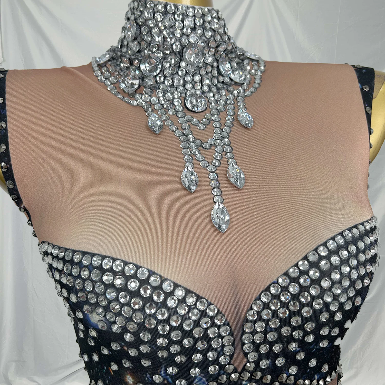 

Модное облегающее боди с кисточками и кристаллами, женское эластичное трико без рукавов с бриллиантами для ночного клуба DS, танцевальная одежда Heichuanxian