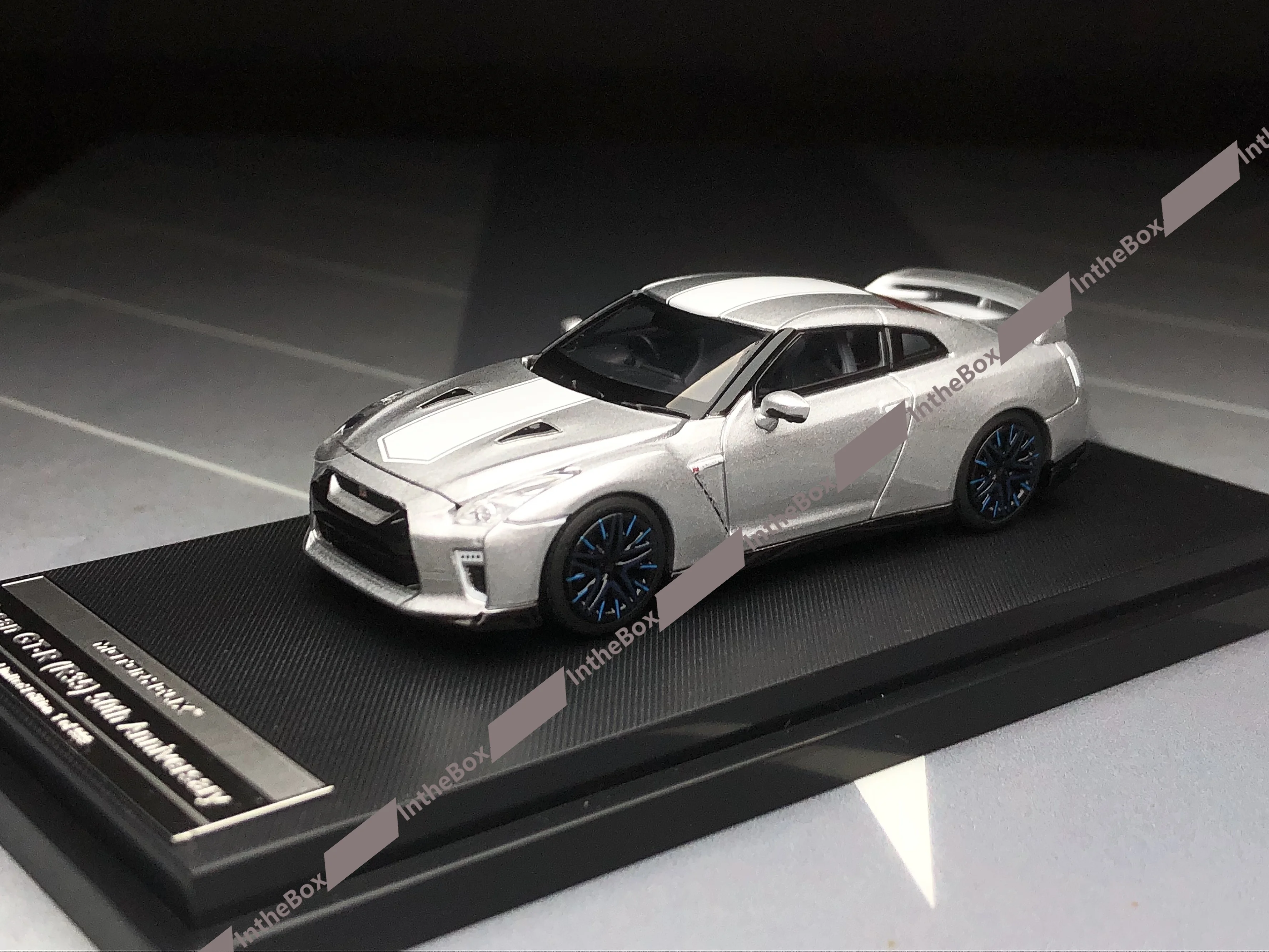 MH 1:64 50th Skyline GTR R35 Racing Sports Model Diecast Model Car Collection Limited Edition Hobby Toys