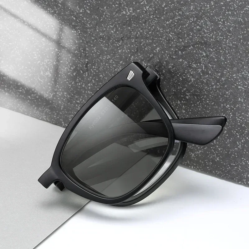 Ultraleichte Computer-Photochrome Lesebrille für Senioren Anti-Blaulicht Altersweitsichtigkeit-Brille Modische Faltbare Tragbare Brille – Detail 4