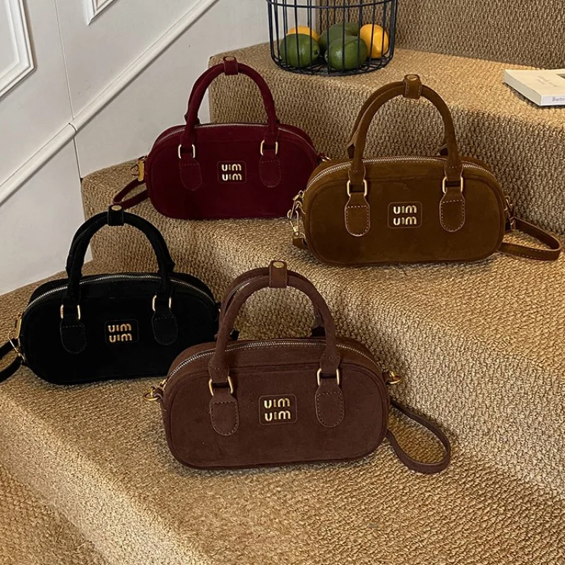 

Ladies Hand Bags Made Of Fine Leather Featuring Classic Paris Casual Vintage Neat Daily Look​