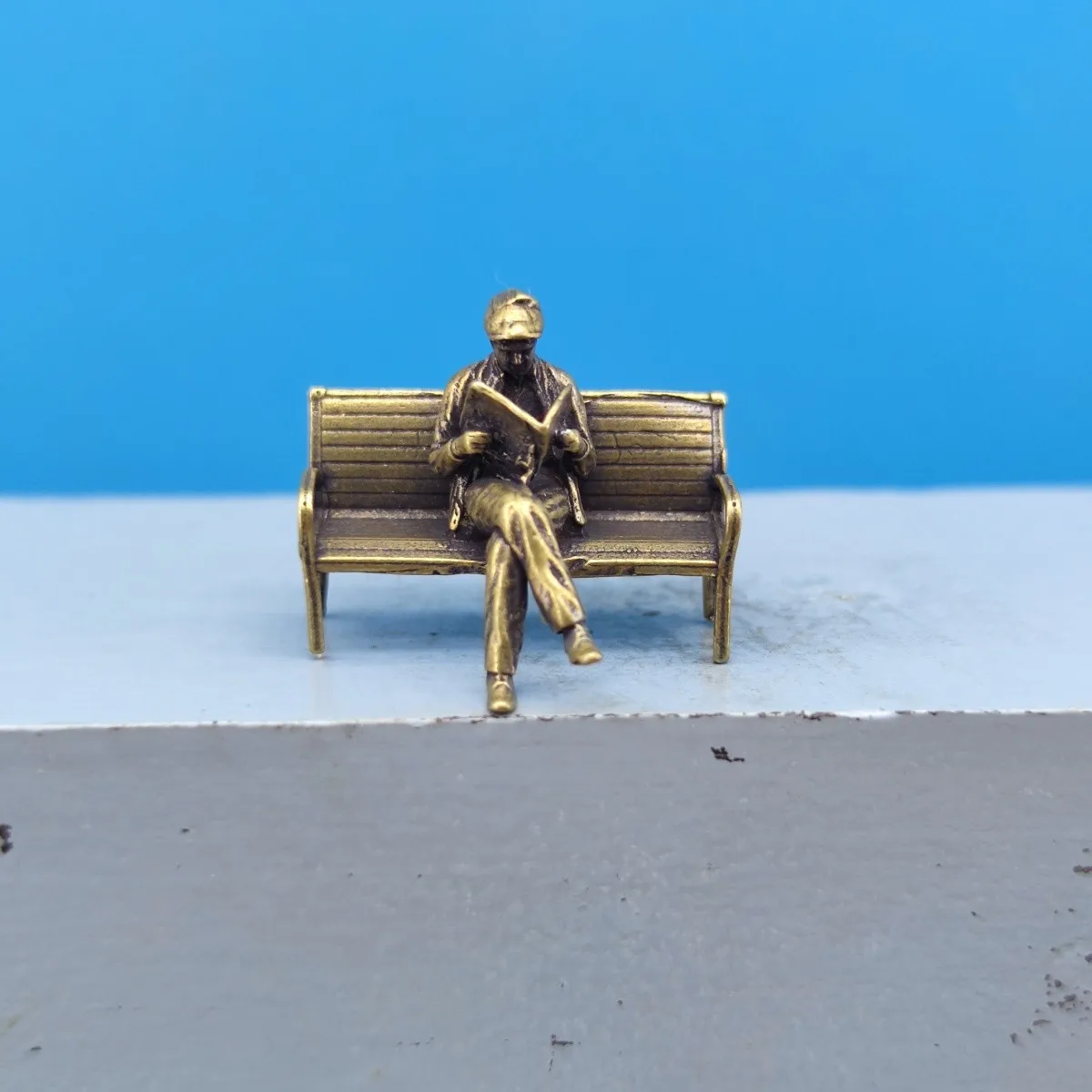 Brass Old Man Reading Newspaper Miniature Figure Character DIY Diorama Sand Table Railway Layout Decor Micro Landscape Ornament