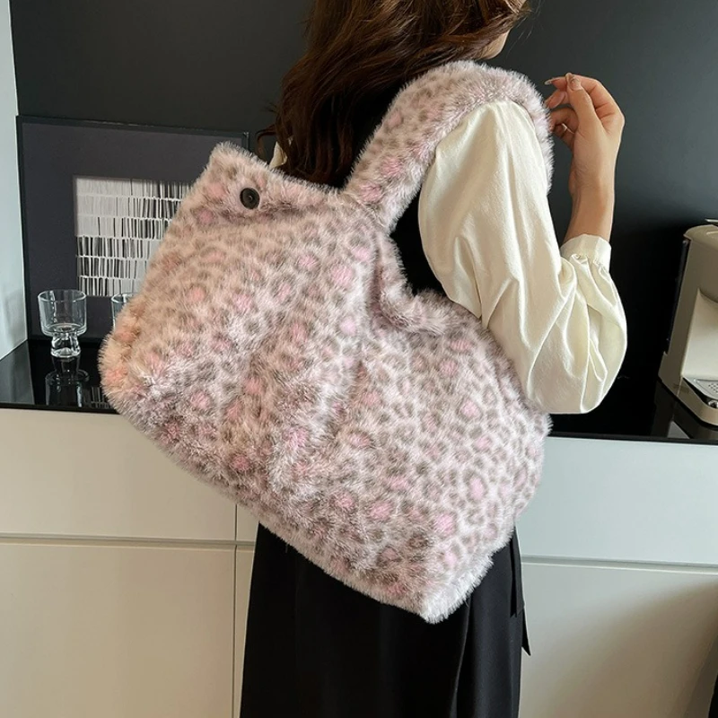 

Commuter Versatile Tote Bag with Leopard Print College Style Single Shoulder Bag for Casual with Large Capacity for Handle Bag