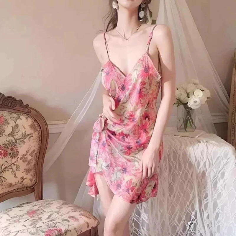 

Plus Size Retro Floral V-Neck Cami Nightdress Women Tie Strap Sexy Ice Silk Sleep Dress for Curvy Ladies