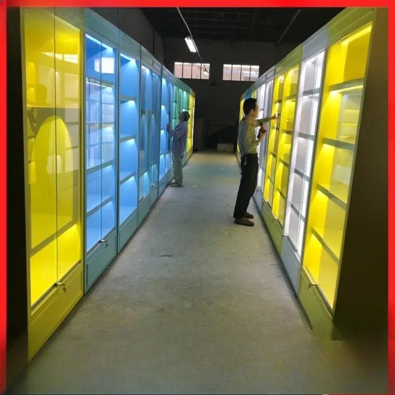 Door figure against the wall | Multi-layer display cabinet, display cabinet