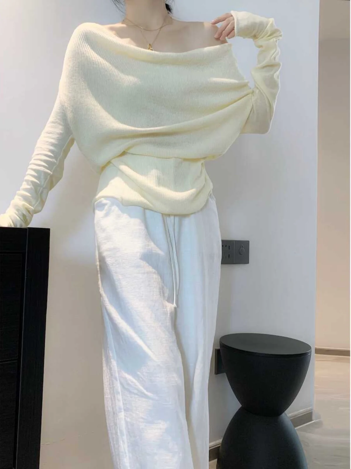 

FlowGaga Advanced Knitted Long Sleeve T-shirt with Slant Design on the Shoulder, Sweet Style, Women's Fashion, Inner Wear, Base Layer Top