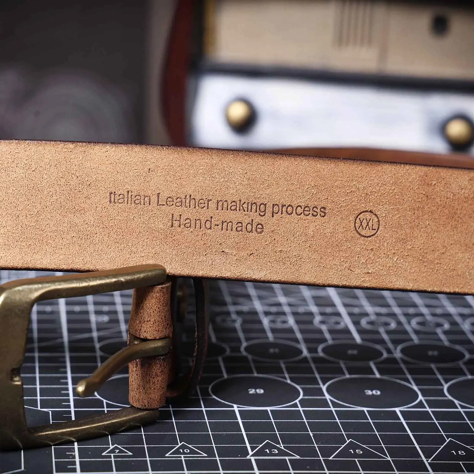 Vintage-Herrengürtel aus echtem Leder mit massiver Messingschnalle, lässiger Dornschließe-Gürtel mit Geschenkbox, verdicktes italienisches Rindsleder – Detail 16