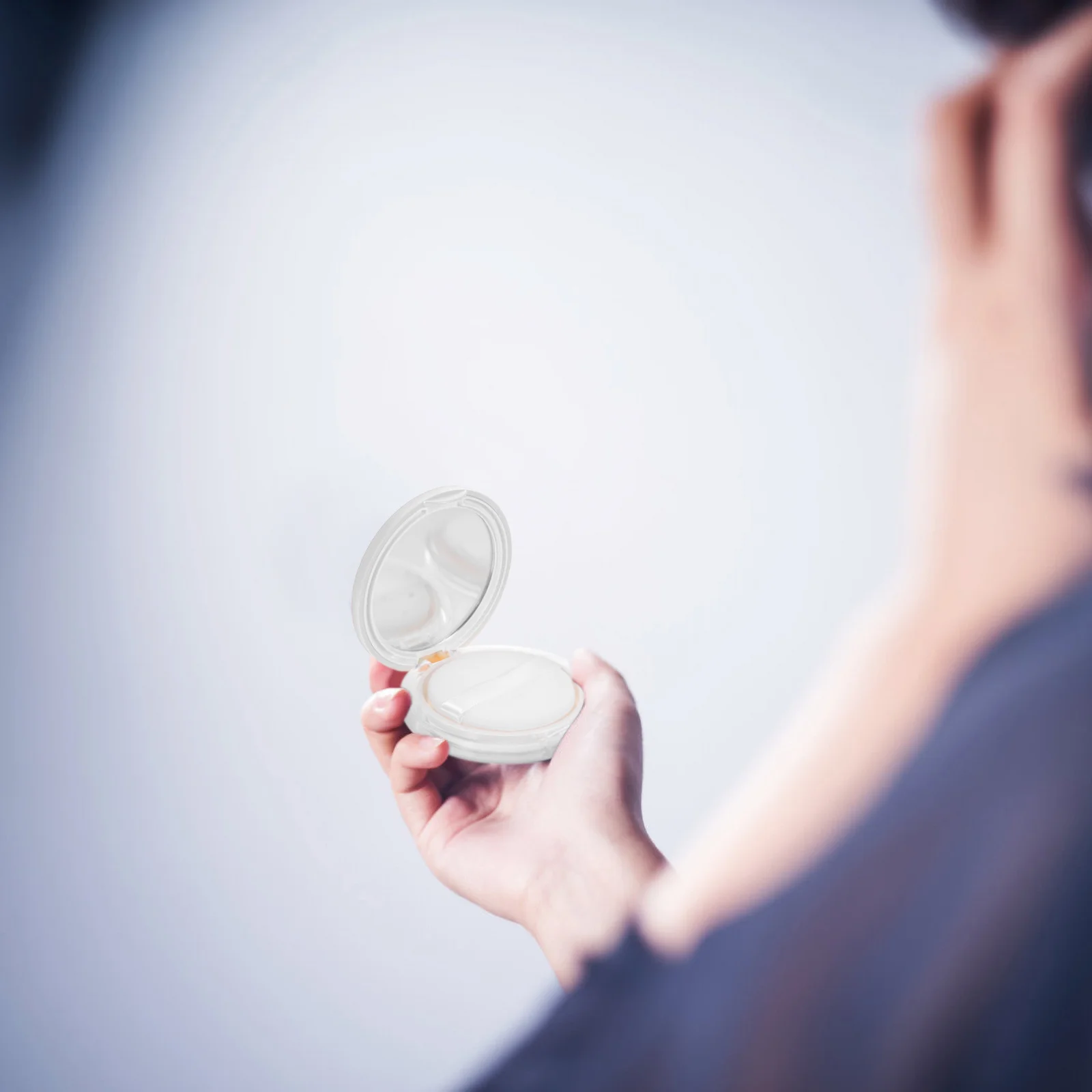 

2Sets Loose Powder Boxes Premium Flip Type Compact Powder Case Portable Refillable Puff Holder for Female Makeup