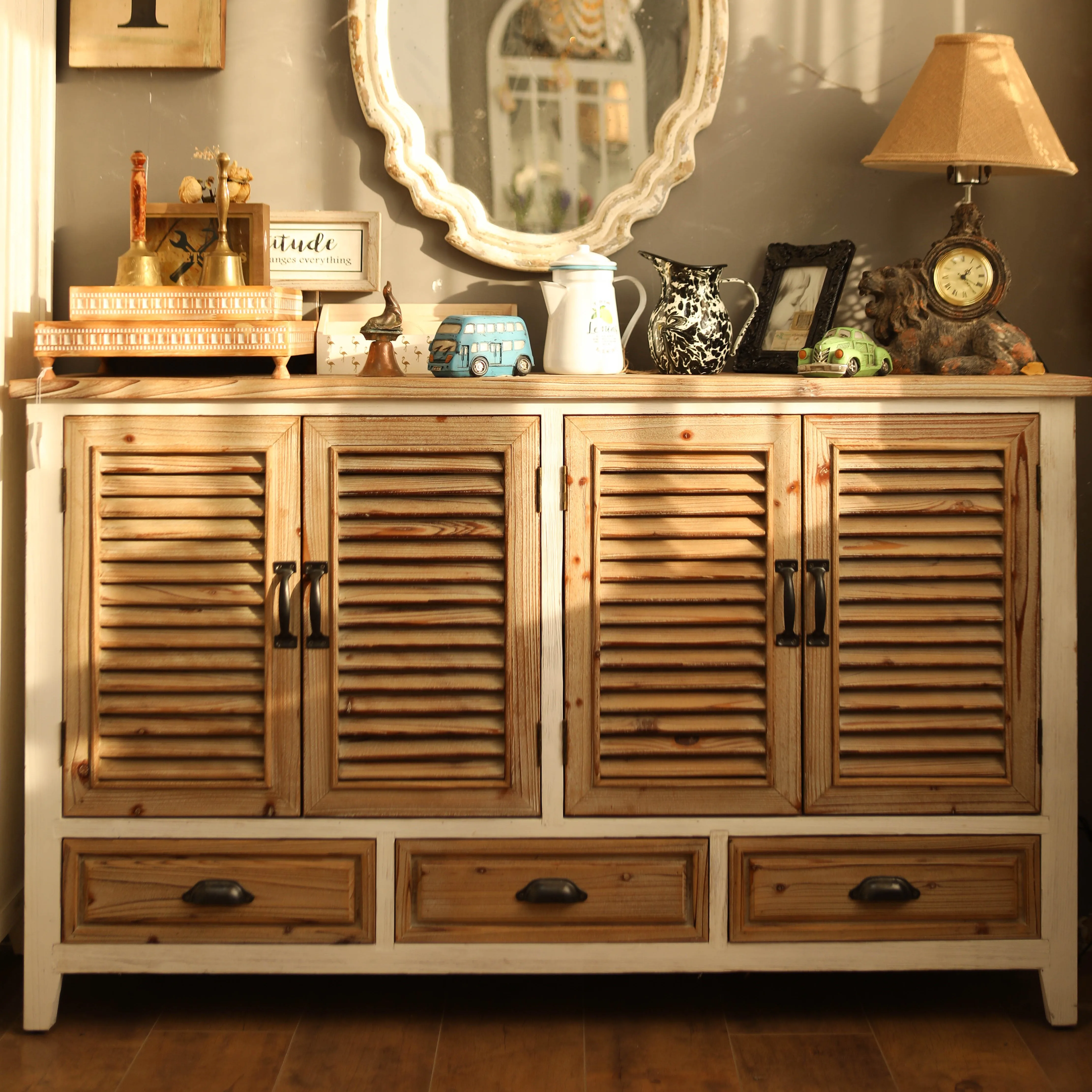 Log shutters, cabinets, four doors, three pumps, high and low double styles, simple living room, large-capacity storage, villa r