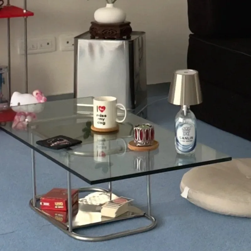 

Квадратный стеклянный журнальный столик Комбинированный краевой столик из нержавеющей стали Простая ниша для гостиной Высококачественный чайный столик