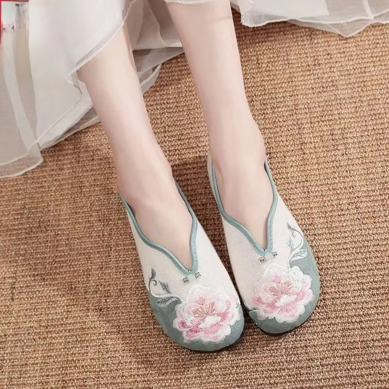 حذاء نسائي جديد بنعل مسطح ومطرز بالزهور على الطراز العرقي نعل ناعم غير قابل للانزلاق بمقدمة مستديرة سهل الارتداء من القماش خفيف الوزن #6
