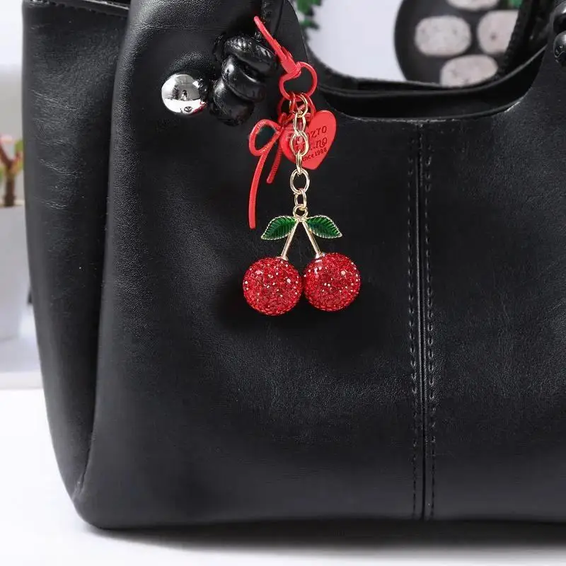 1 Stück Kreatives Herz-Schmetterling-Schleife-Kirsch-Taschenzubehör, Niedlicher Frucht-Kirsch-Schlüsselanhänger, Modischer Autoschlüsselring, Geschenk – Detail 1