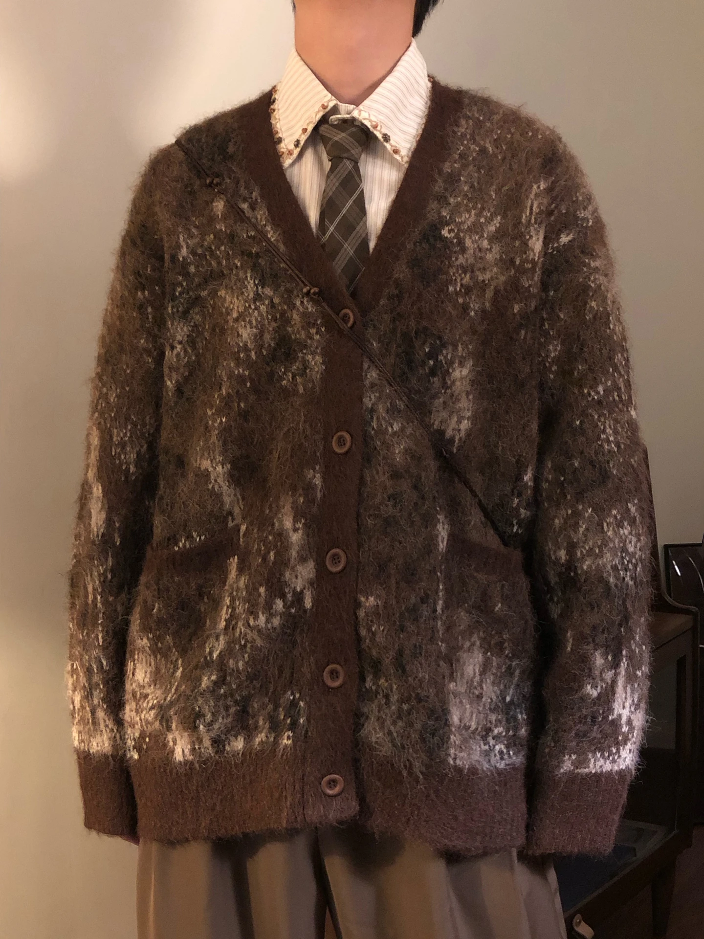 2025 Autumn Winter New American Retro Style Men's Trendy Loose Casual V-Neck Brown Long Sleeve Knitted Cardigan