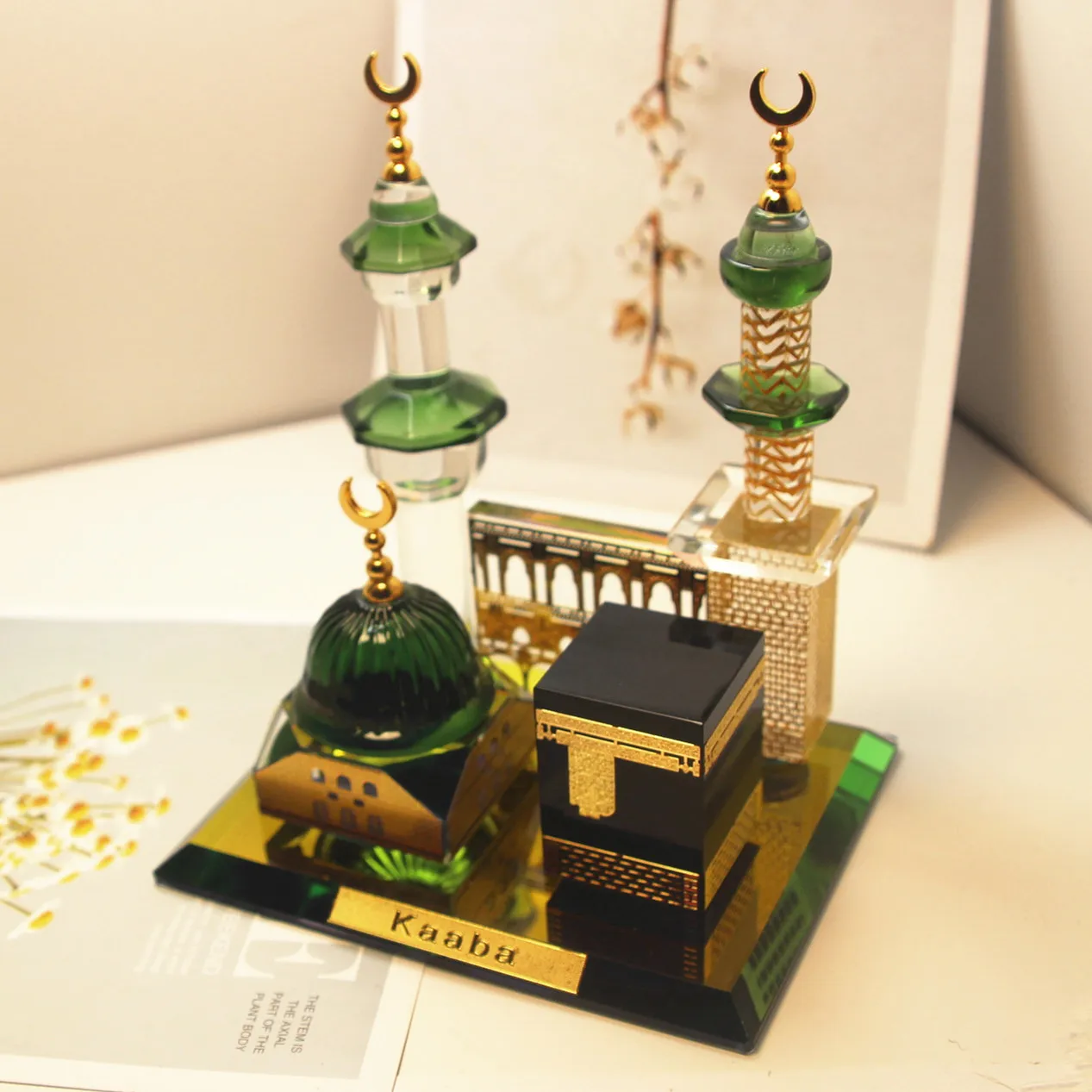Diamond-encrusted Double-Pillar Kaaba Ornament, symmetrical gilded architectural decor craft gift for desktops and entryways