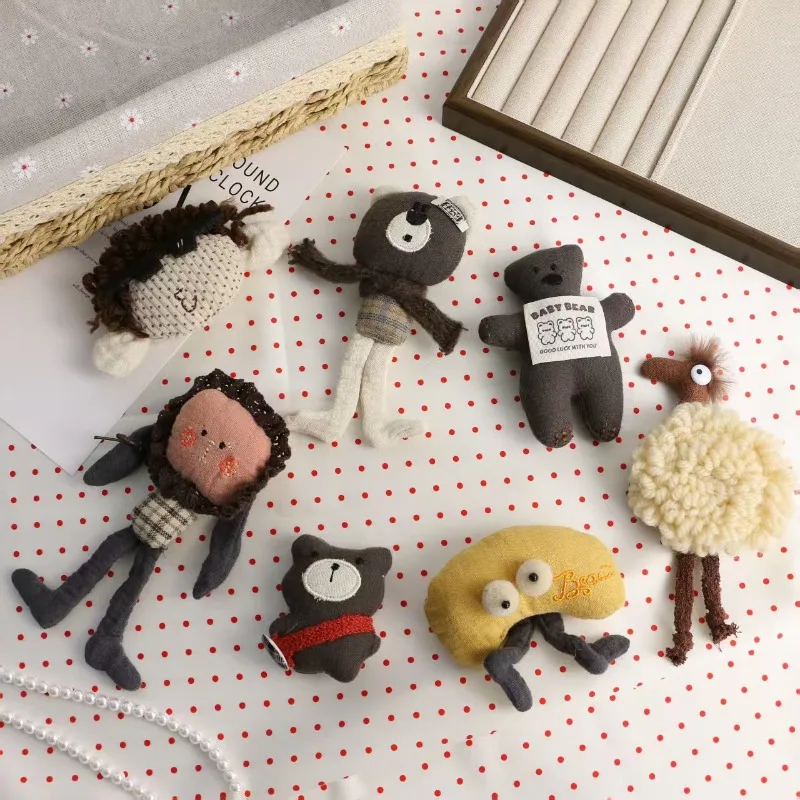 Fabric Brooch Vintage Cartoon Three Dimensional Stuffed Animal Cute Creative Pin for Clothing Bag Accessory Premium Handmade