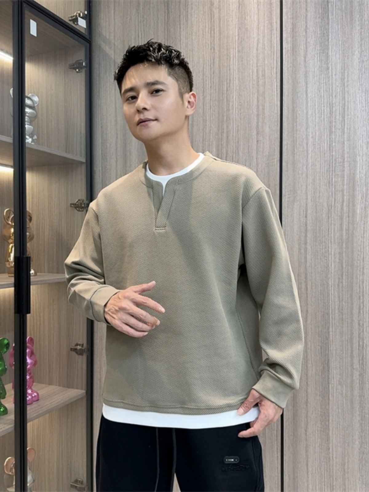 

Мужская повседневная толстовка свободного покроя с искусственным двухсекционным дышащим однотонным базовым слоем, модный универсальный весенне-осенний костюм