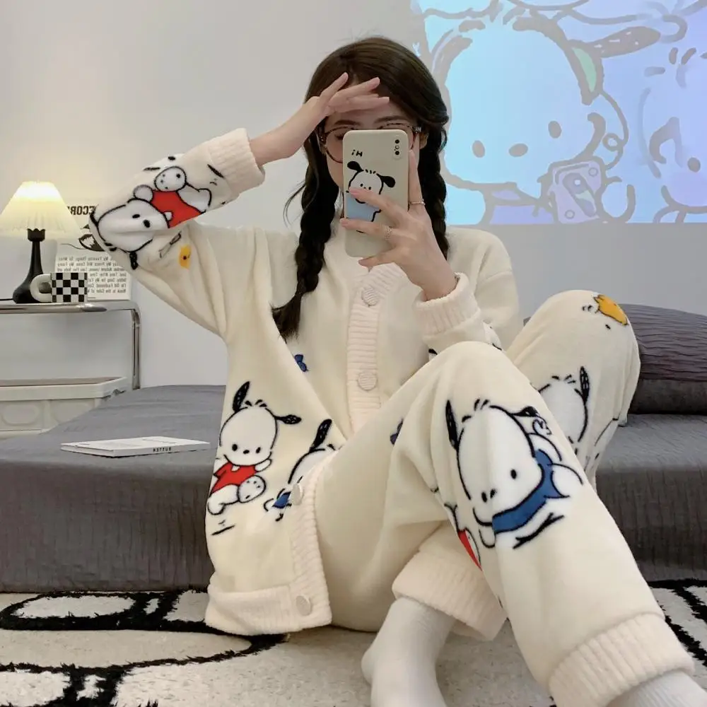 Kawaii Pochacco Inverno Addensare Vestiti Per La Casa Hello Kitty Anime Donne Caldo Pigiama di Peluche Set Carino Autunno Ragazze Cartoon Top Pantaloni