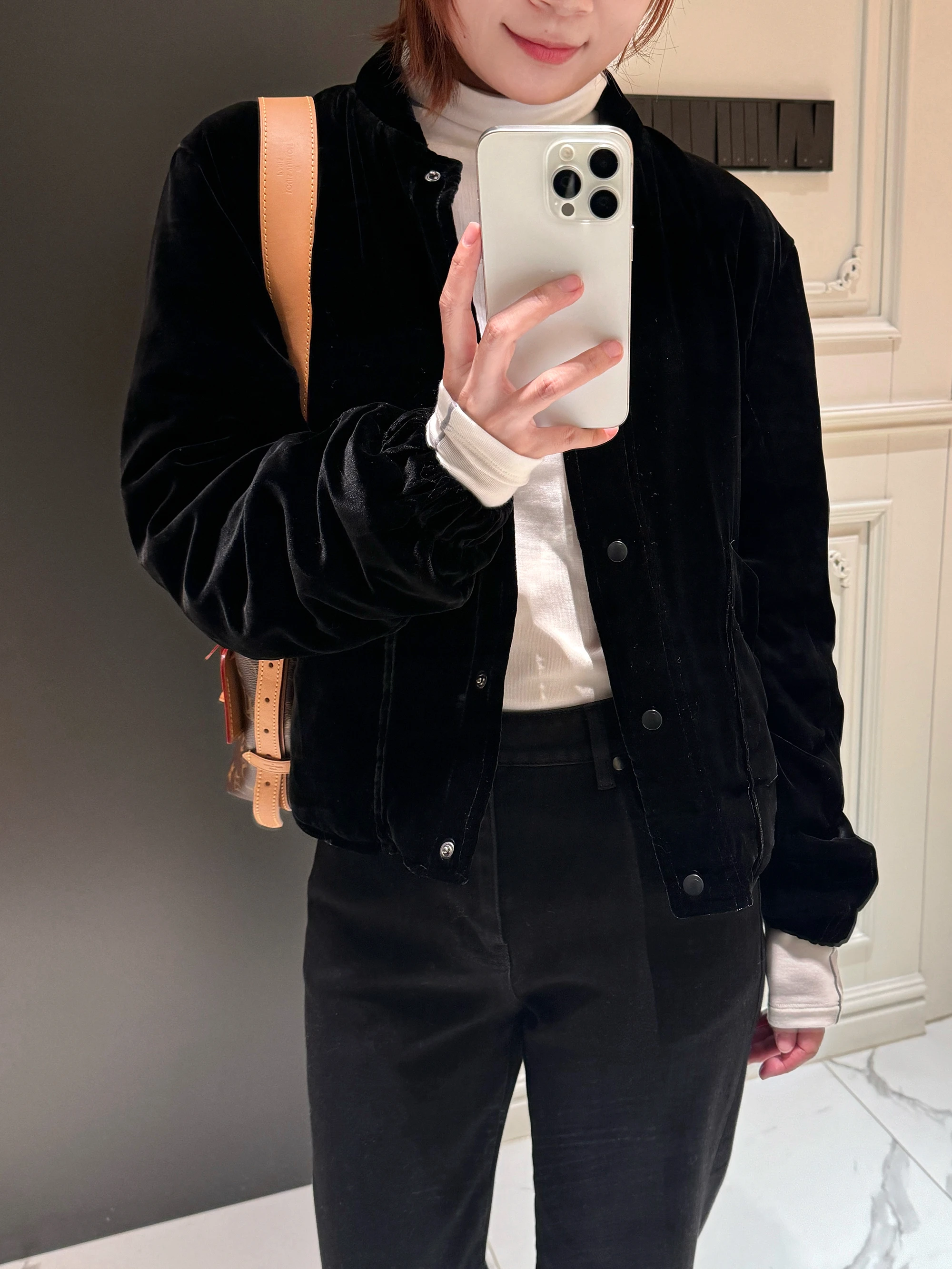 

Легкая женская куртка из шелкового бархата с гусиным пухом, осенне-зимнее черное пальто с теплым наполнителем, длинными рукавами и воротником-стойкой