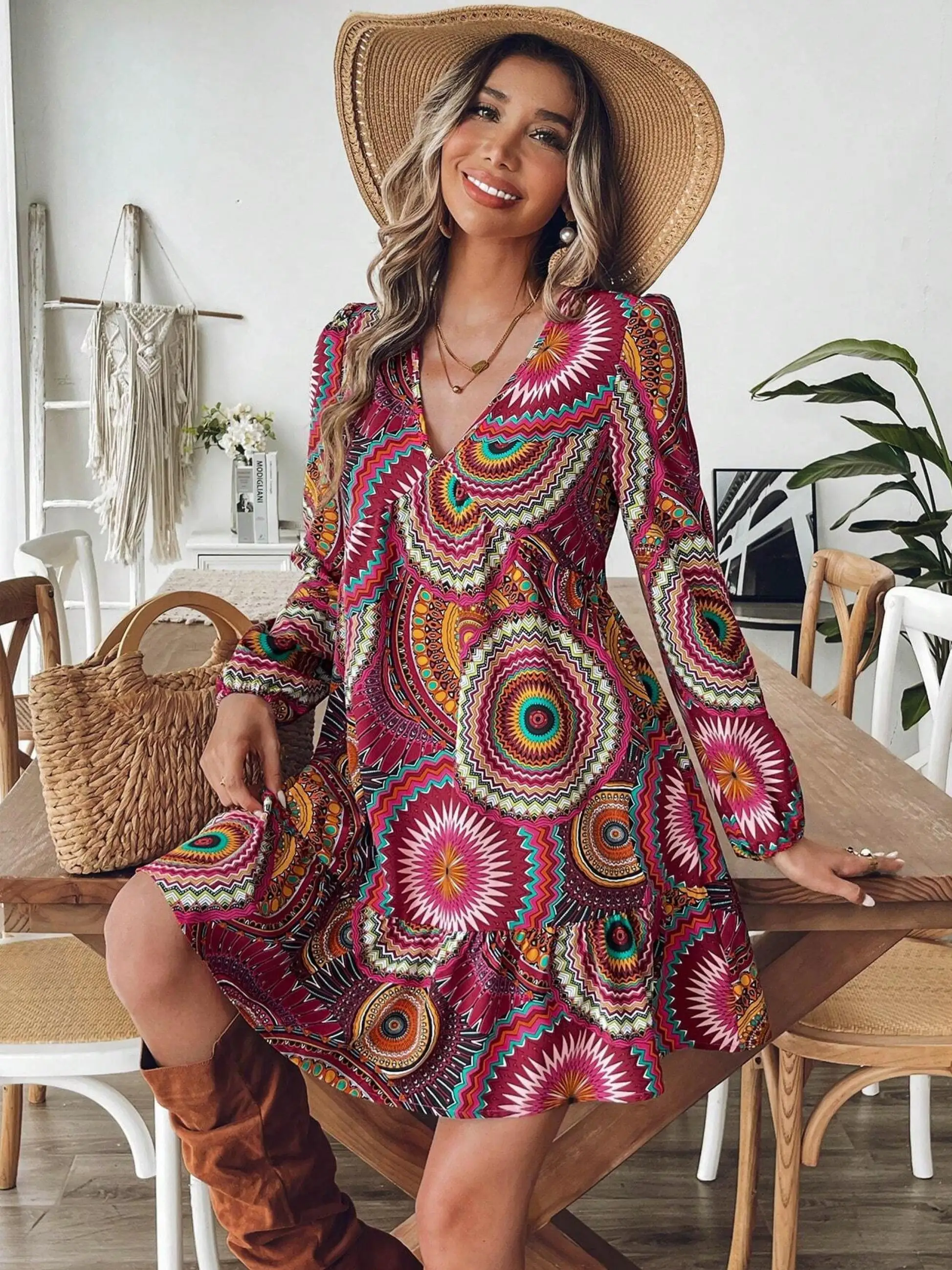 Kleid mit Ethno-Blumendruck und Rüschensaum, böhmisches Maxikleid, langärmliges Damenkleid mit V-Ausschnitt
