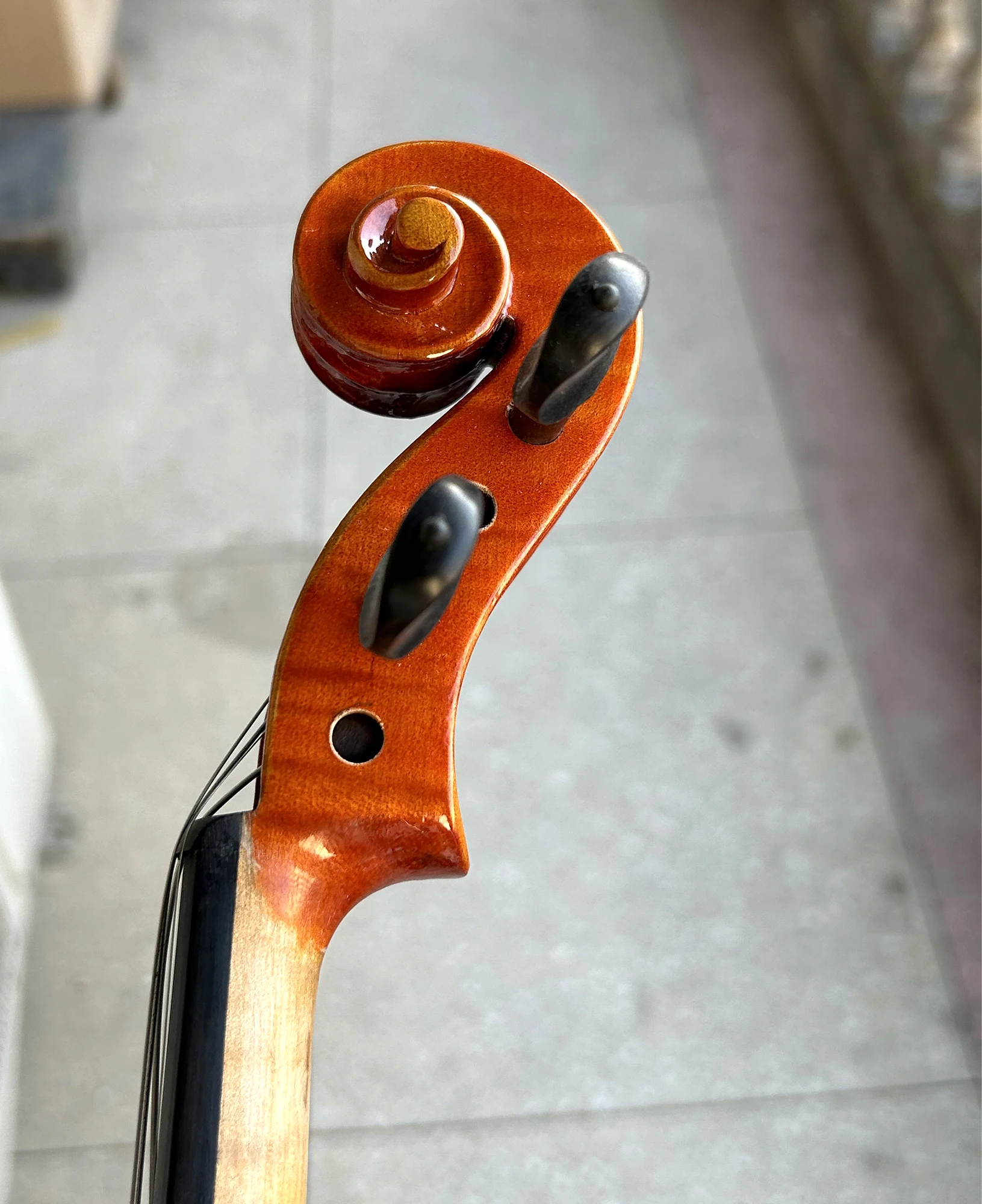 Professional Handmade 4/4 Violin with Copal Varnish, Amber Finish Concert Level Violin, Solid Wood Full Size with Case, Bow